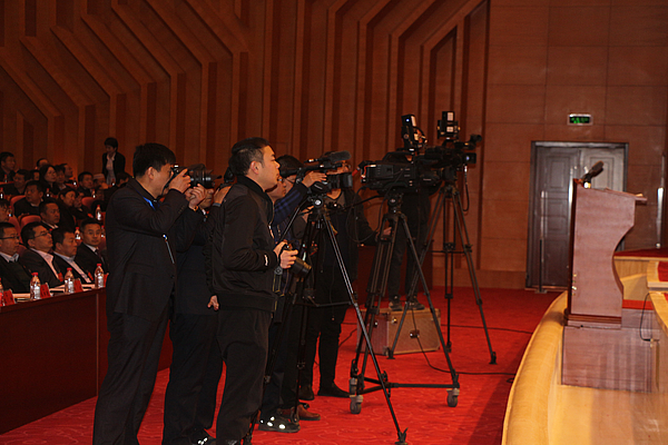 靖边县第十八届人民代表大会第四次会议会议期间采访的媒体记者