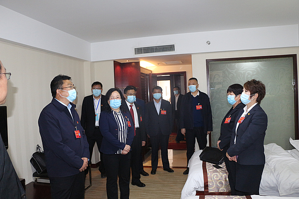 县级领导慰问代表