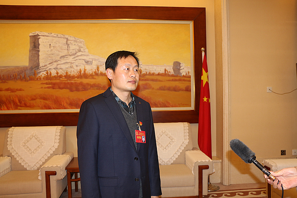 人大代表  尤国